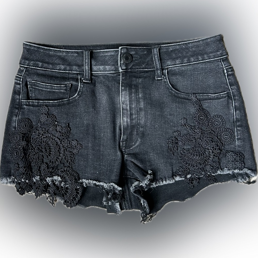 Size 8 AE super super stretch hi-rise shortie black denim shorts